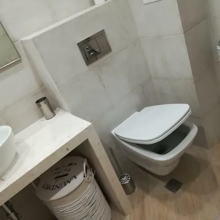 Angelov דירה וארנה